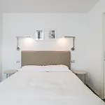 Palazzo La Cortesella - Modern Design & Central Location
