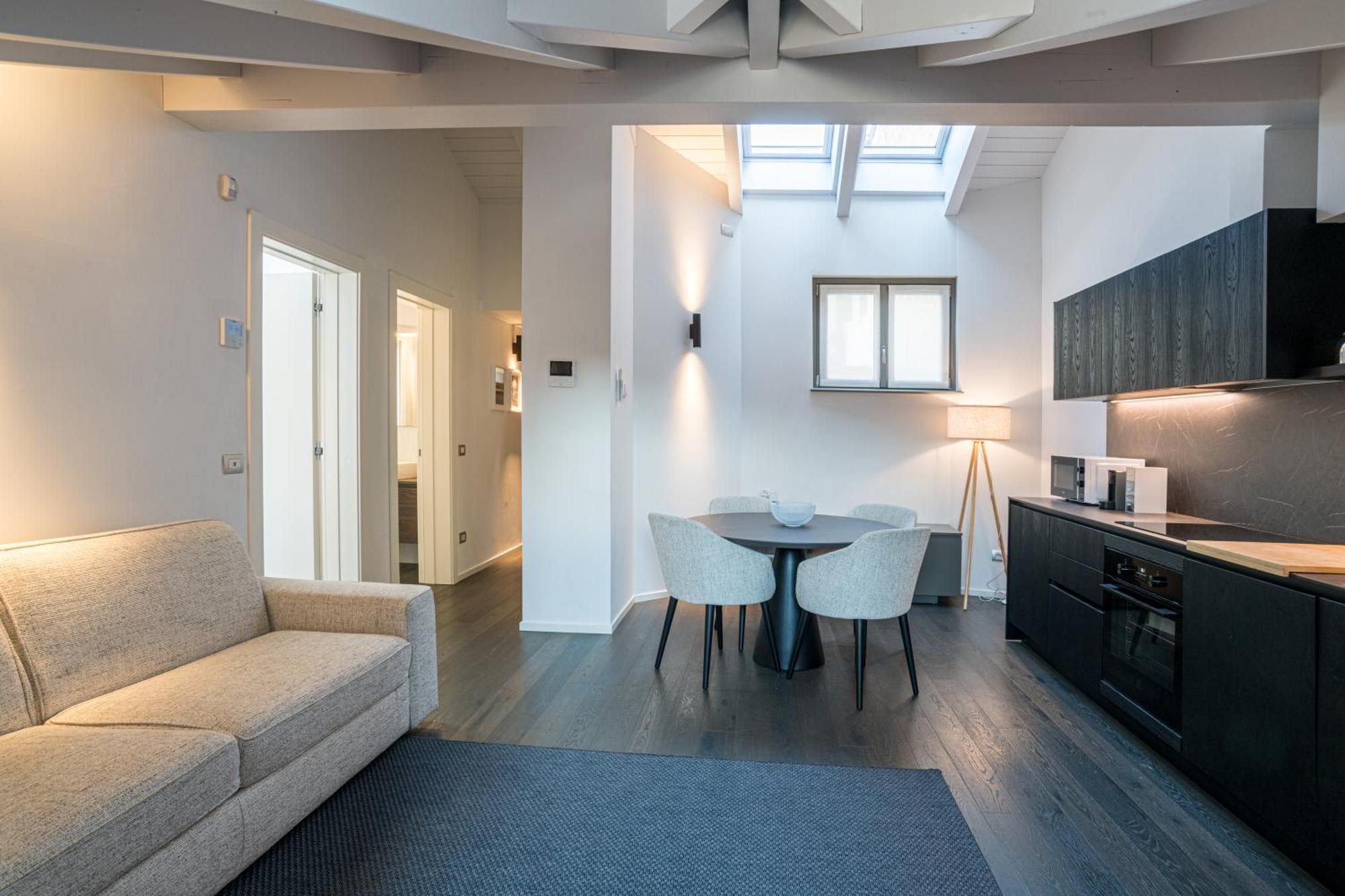 Appartement Palazzo La Cortesella - Modern Design & Location *