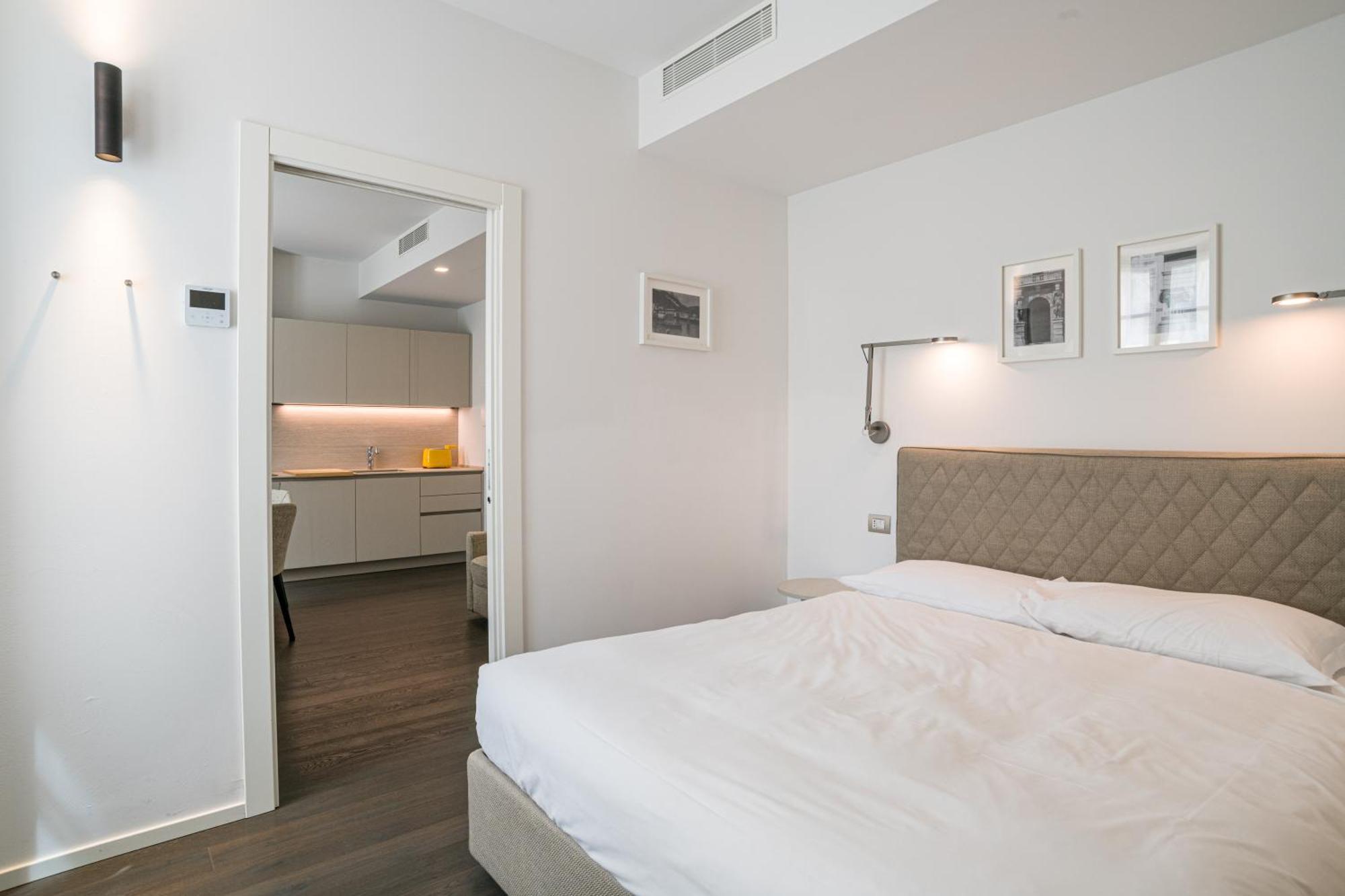 Palazzo La Cortesella - Modern Design & Location Como